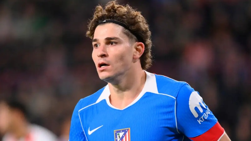 Atletico Madrid រក្សាជំហររឹងមាំ ដោយមិនព្រមលក់ Julian Alvarez ទោះមានសំណើ ១៥០ លានអឺរ៉ូ