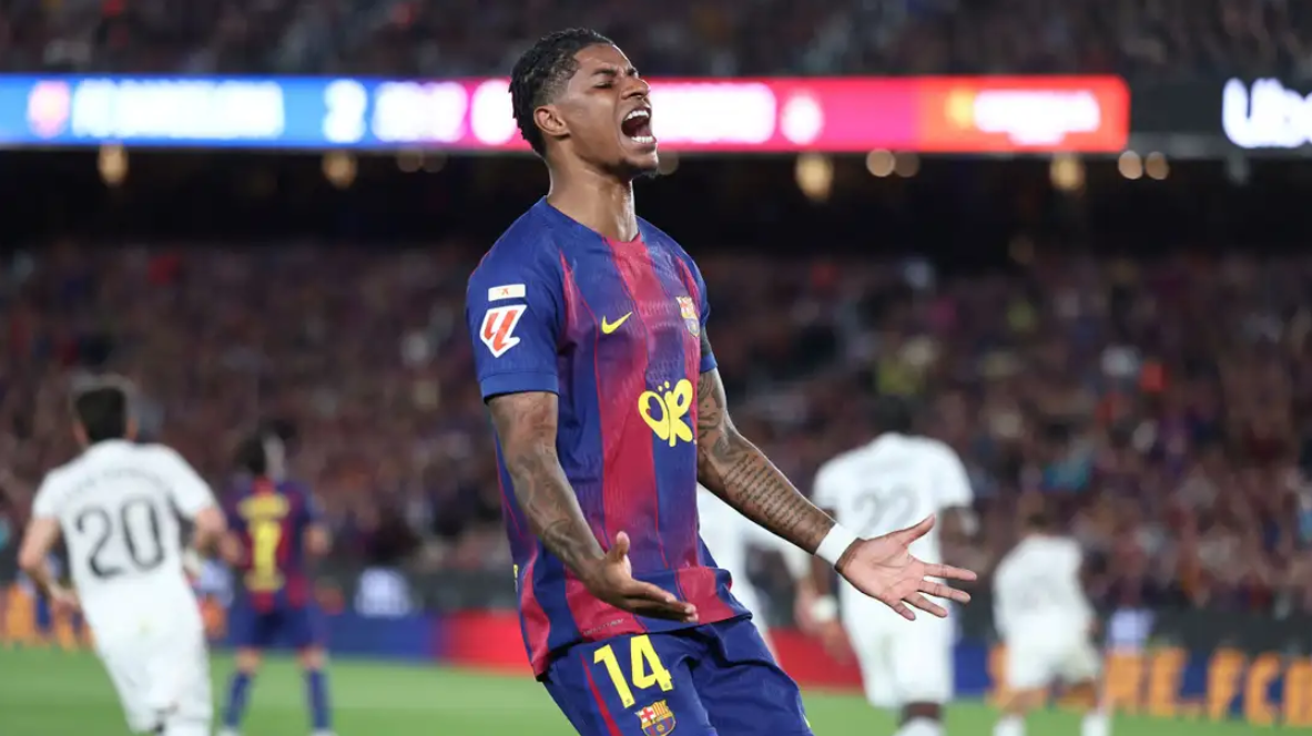Marcus Rashford ធ្វើដូច Lionel Messi ដោយស៊ុត Free-kick ដ៏អស្ចារ្យឱ្យ Barcelona ទល់នឹង Real Madrid
